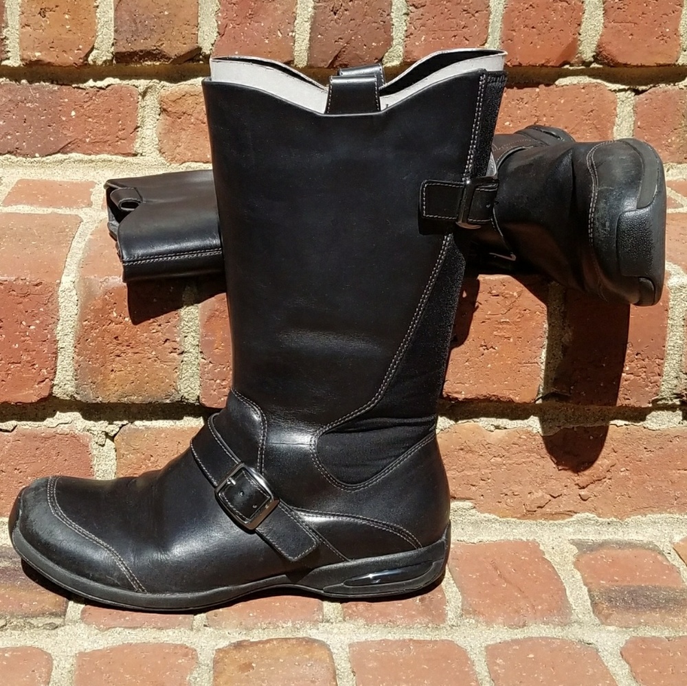 Black boots